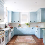 Modern U-Shape Kitchen in Caesarstone 6134 Georgian Bluffs | 2147