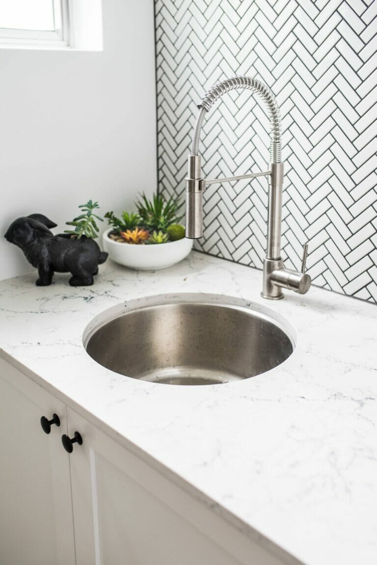 White_Attica_Just_in_Place_Rebecca_Lu_Photography_003