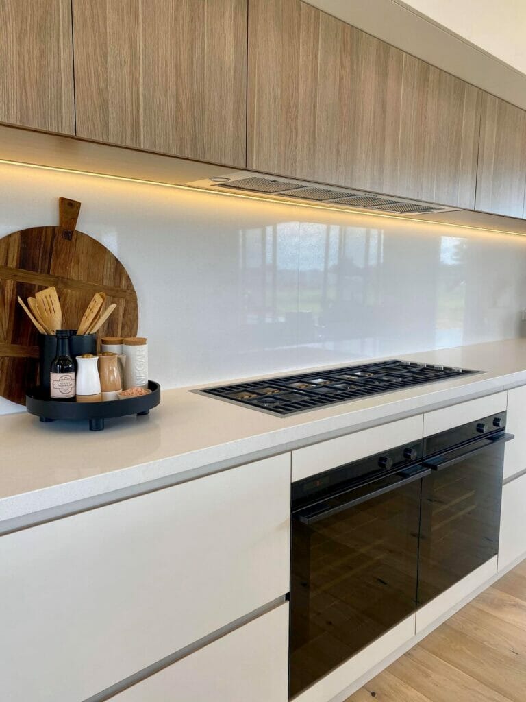 Intense_White_6011_Macarthur_Marble_Granite_Kitchen_1.jpg