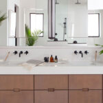 Modern bathroom in Caesarstone 5143 White Attica | 2974